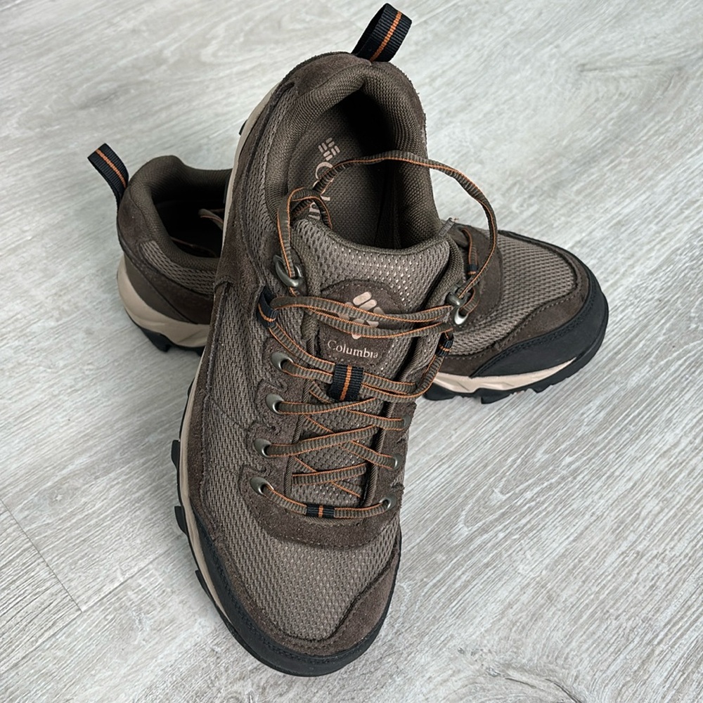 Columbia Mens Valley Pointe Waterproof Hiking Shoe Brown size 8